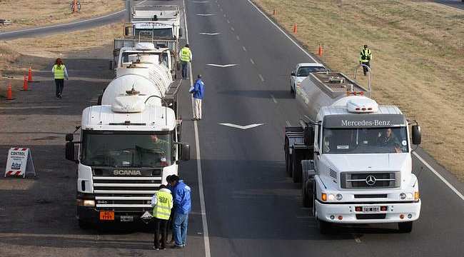 Restricción a la circulación de camiones por fin de semana largo