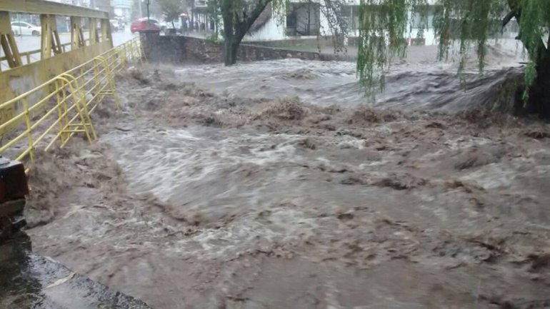 Seis muertos y cientos de evacuados por un fuerte temporal en Córdoba