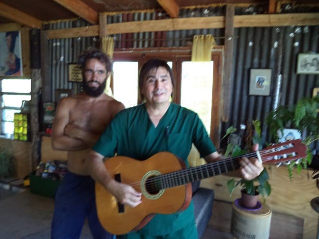 Odilio, un baraderense que solo y en silencio hace prevención de salud en la isla