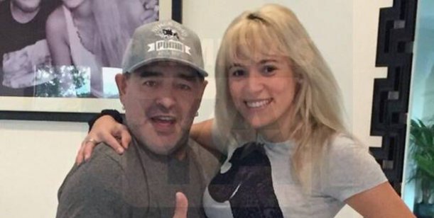 Quedó como un pibe: qué se hizo Maradona en la cara