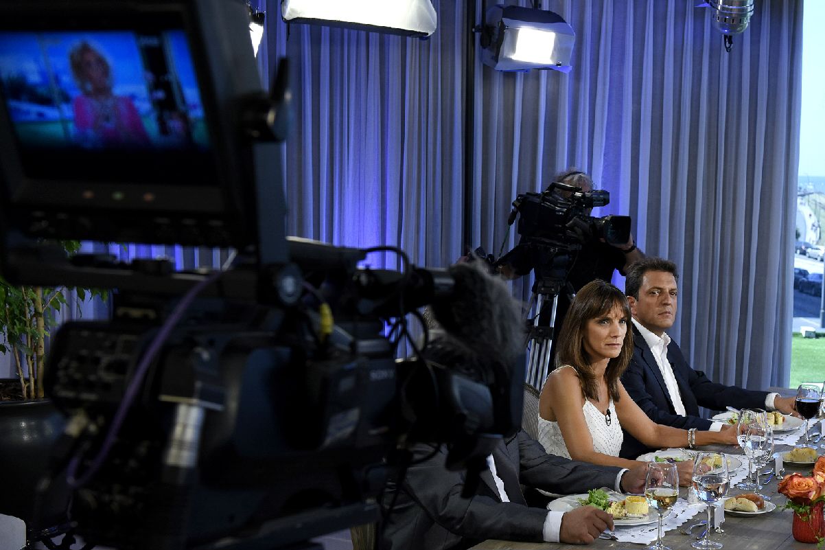 Encuesta: Macri 27,9; Scioli 23,6; Massa 18,8