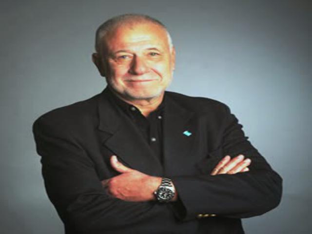 Motochorros atacaron al periodista Carlos Campolongo