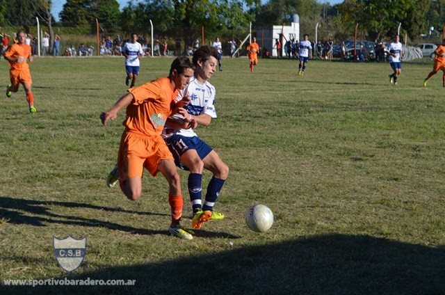 Futbol: Rivadavia, Banfield y La Esperanza lideran las zonas