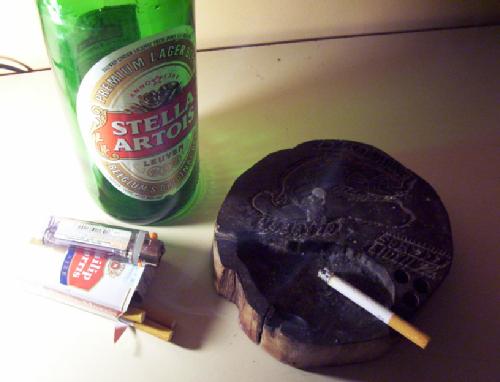 Robo calificado por una cerveza y cigarrillos