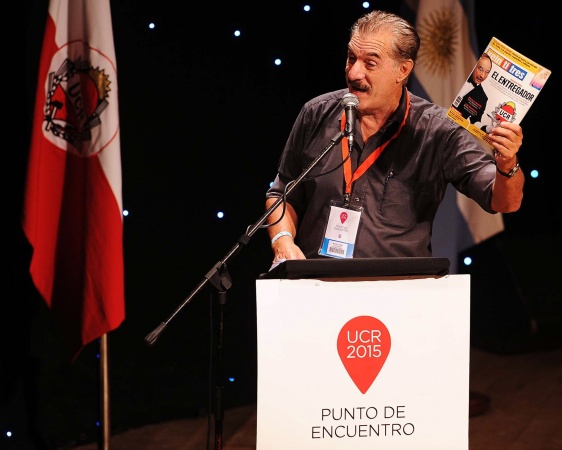 La Convención Nacional de la UCR se inclinó por Sanz y el partido va con el PRO