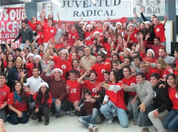 La Juventud Radical, empacada