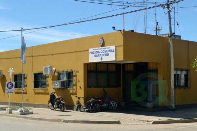 Los detuvieron y golpearon a la policía