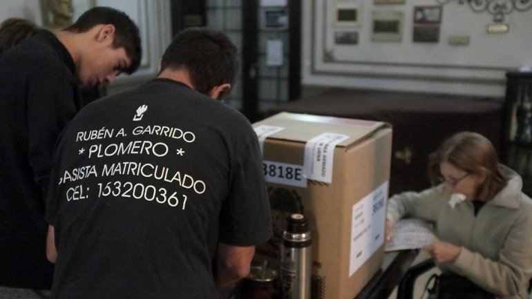 Escándalo en Santa Fe: hay 200 mil votos sin escrutar que figuran como contabilizados