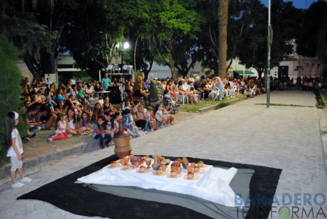 Vía Crucis en Plaza Mitre