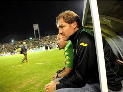 Otro técnico que se aleja