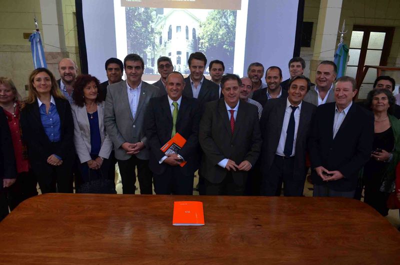 Convenio con la provincia para estimular la radicación de médicos residentes en el interior