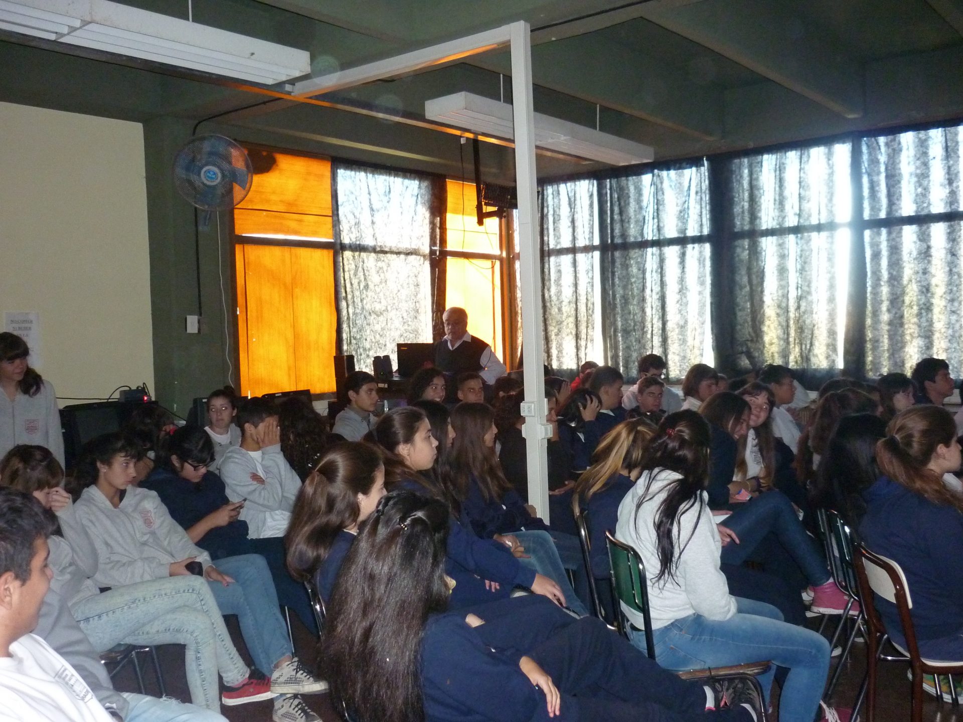 Jornada de concientización en el Colegio Marco Sastre a cargo de Sembrando Conciencia