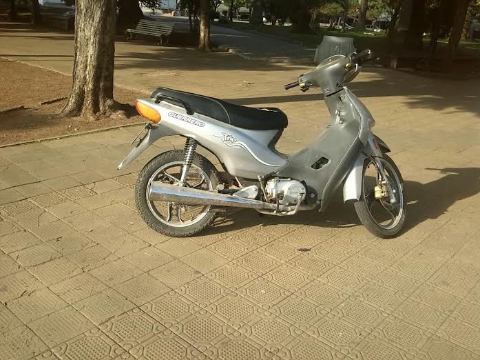 Un joven fue atropellado por una moto, sufrió politraumatismos varios