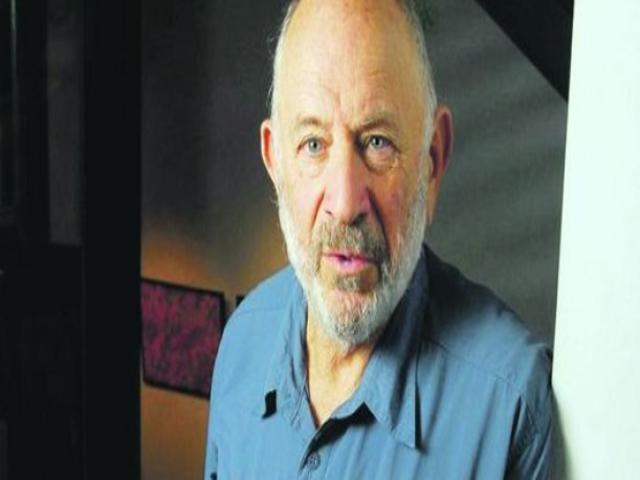 Norman Briski, al libro Guinness de los récords por ser papá de mellizas a los 77 años