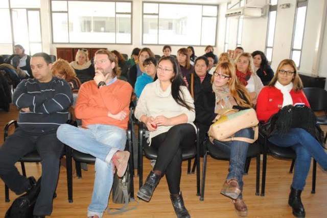 Charla de concientización “noviazgos sin violencia”