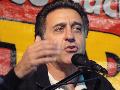 Néstor Pitrola en Baradero