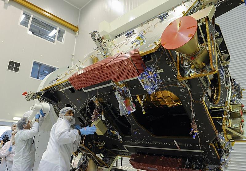El Arsat-2 está en el contenedor en el que viajará hasta la Guayana Francesa este martes
