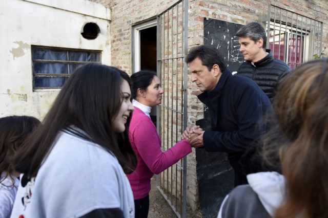Massa: «Queremos a las fuerzas armadas acompañando nuestras fuerzas de seguridad en los barrios»