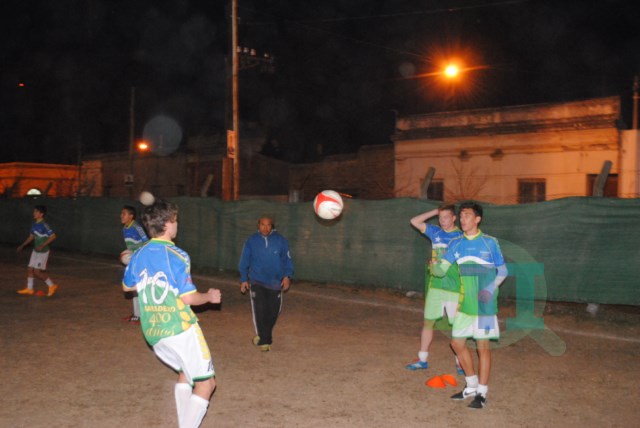 Futbol Sub 15. Baradero arrancó perdiendo