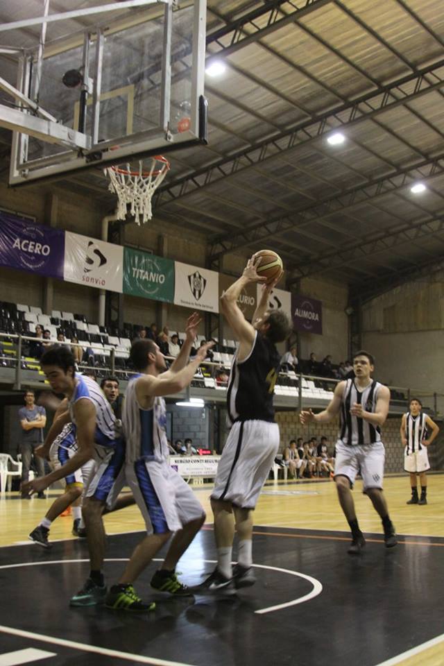 Básquet. Atlético cayó 61 a 78 en el clásico ante Náutico de San Pedro