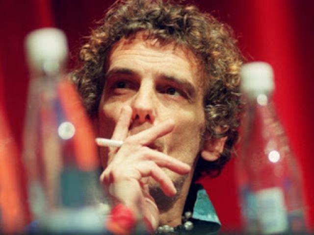Enseñarán las letras de Spinetta en 500 escuelas del país