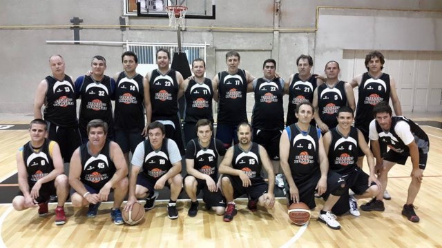 Maxibásquet +45. Atlético Baradero se clasificó a la semifinal del torneo de la UTN