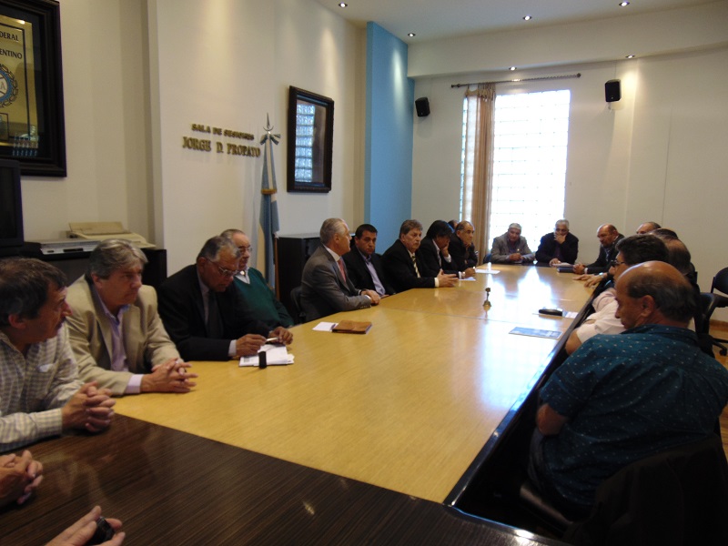 Reunión con Luis Segura dejó disconformes a dirigentes del interior
