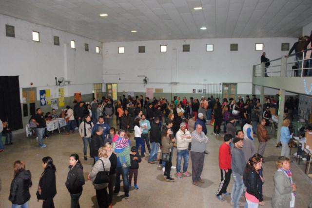 Elecciones 2015. Los que votaban en el Bolaños ahora votan en la ES Nº 11 del Barrio «Villa Cristina»