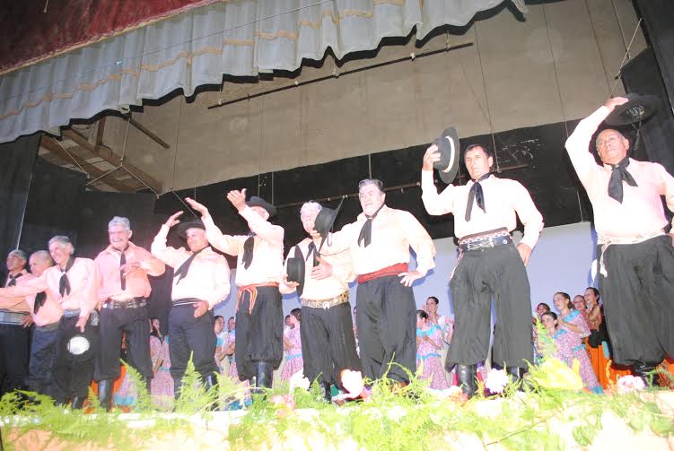 Reconocimiento a la Escuela de Danzas Nativas «Sembrando Sueños desde el Alma»