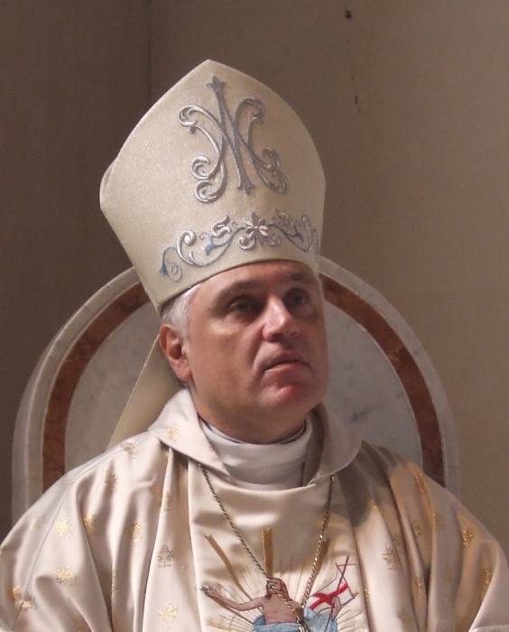 Sarlinga anunció su renuncia en la Misa del Domingo (Video)