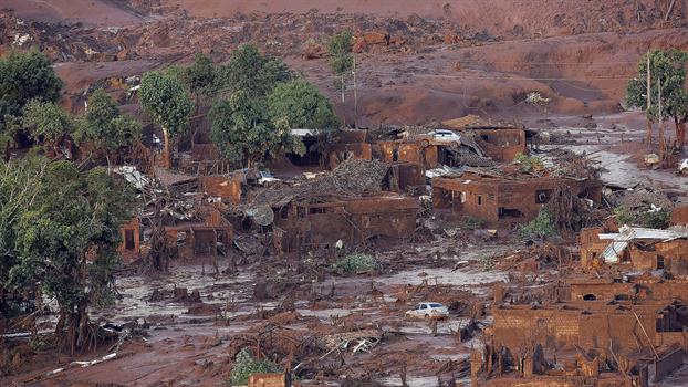 Un pueblo en Brasil quedó sepultado bajo lodo tóxico: temen decenas de muertos