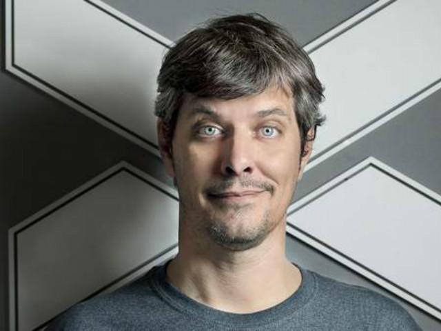 «Dejo la radio para sentirme más adulto de lo que soy»