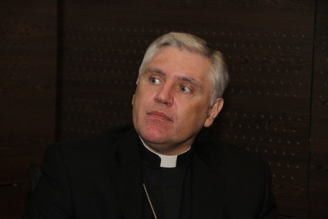 Monseñor Oscar Sarlinga renunció tras ser investigado por malversación de fondos y maltrato al clero