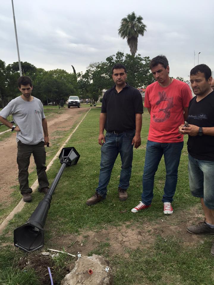 La herencia. Sacaron las farolas de Plaza Colon porque estaban sueltas