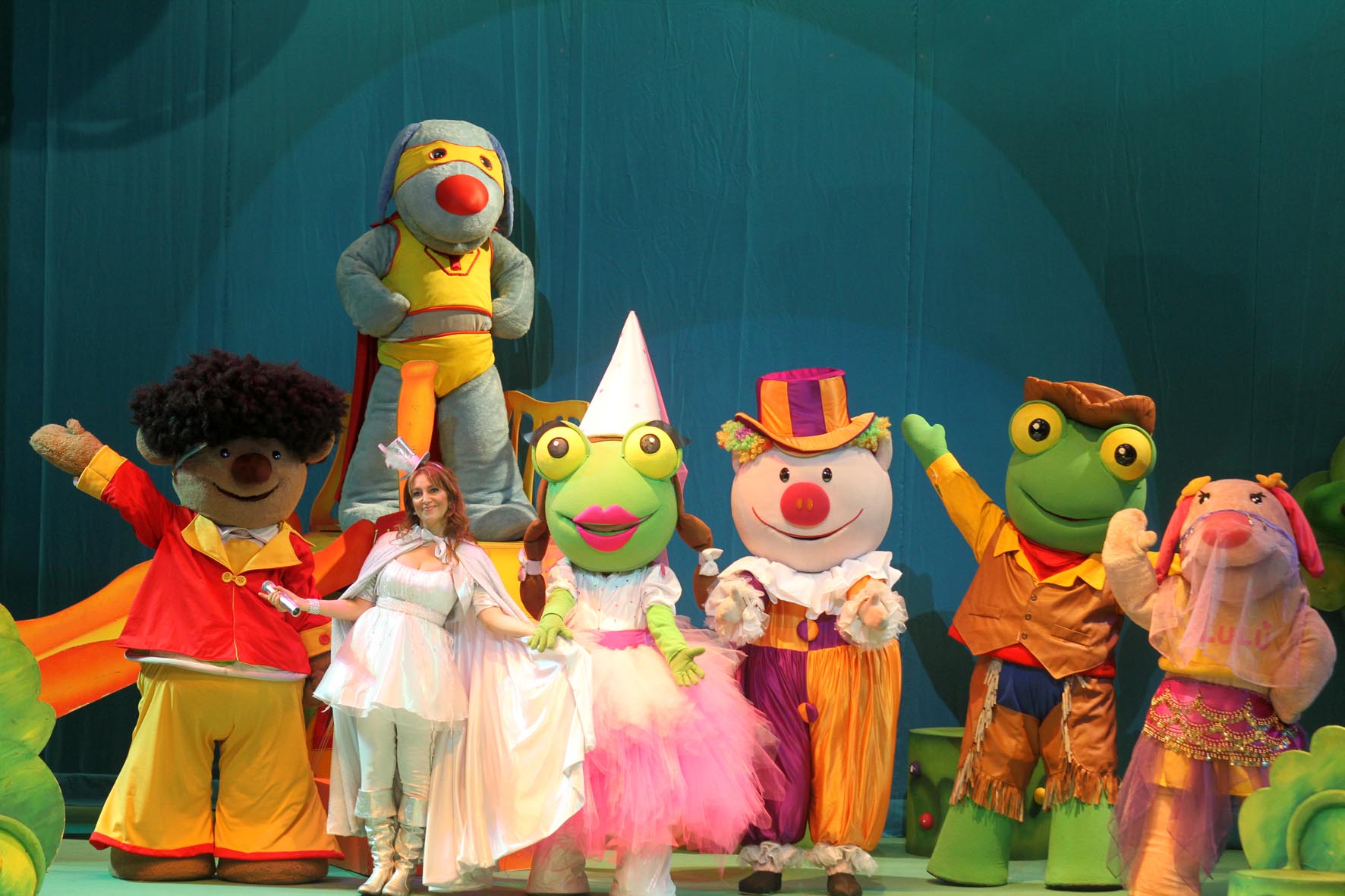 El Teatro Colon despide el año con el espectáculo infantil «Cantando con Adriana»