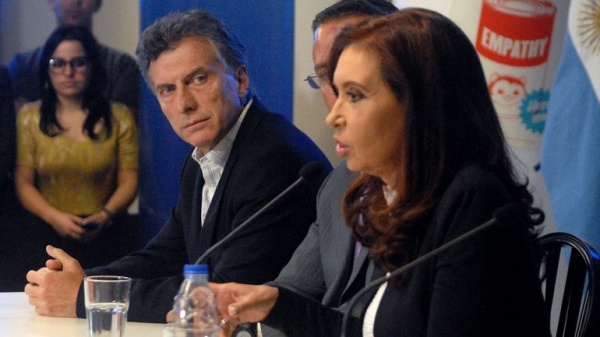 El papelón del traspaso presidencial, una venda que invisibiliza lo que realmente importa
