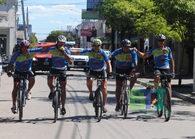 Agradecimiento de los ciclistas que realizaron el raid «La Quiaca – Baradero»
