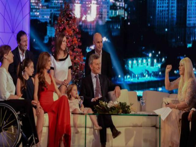 Susana, con Macri y Cacho Castaña de invitados