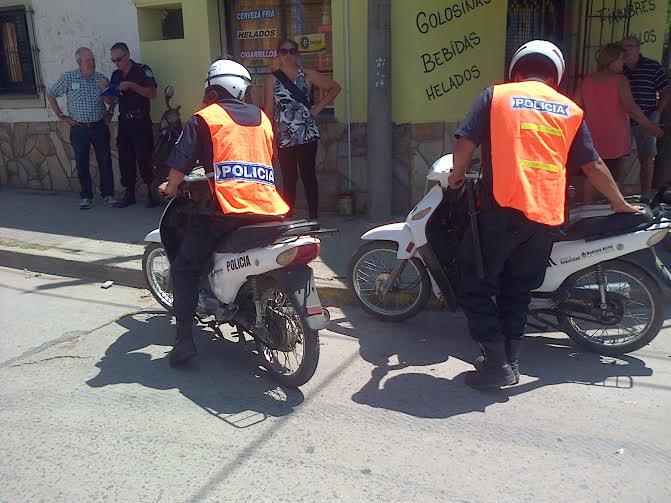 Intento atropellar a los policías en un control de tránsito, lo atraparon
