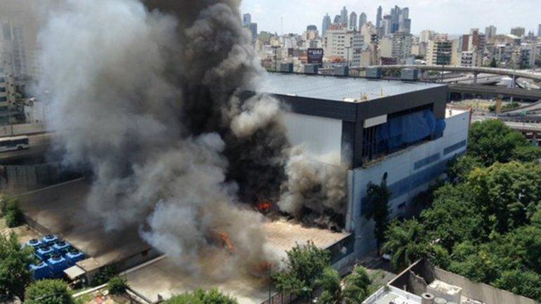 Incendio en Canal 13 y TN: evacuaron al personal de los estudios