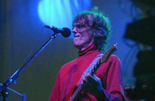 Hoy es el día Nacional del Músico por Spinetta