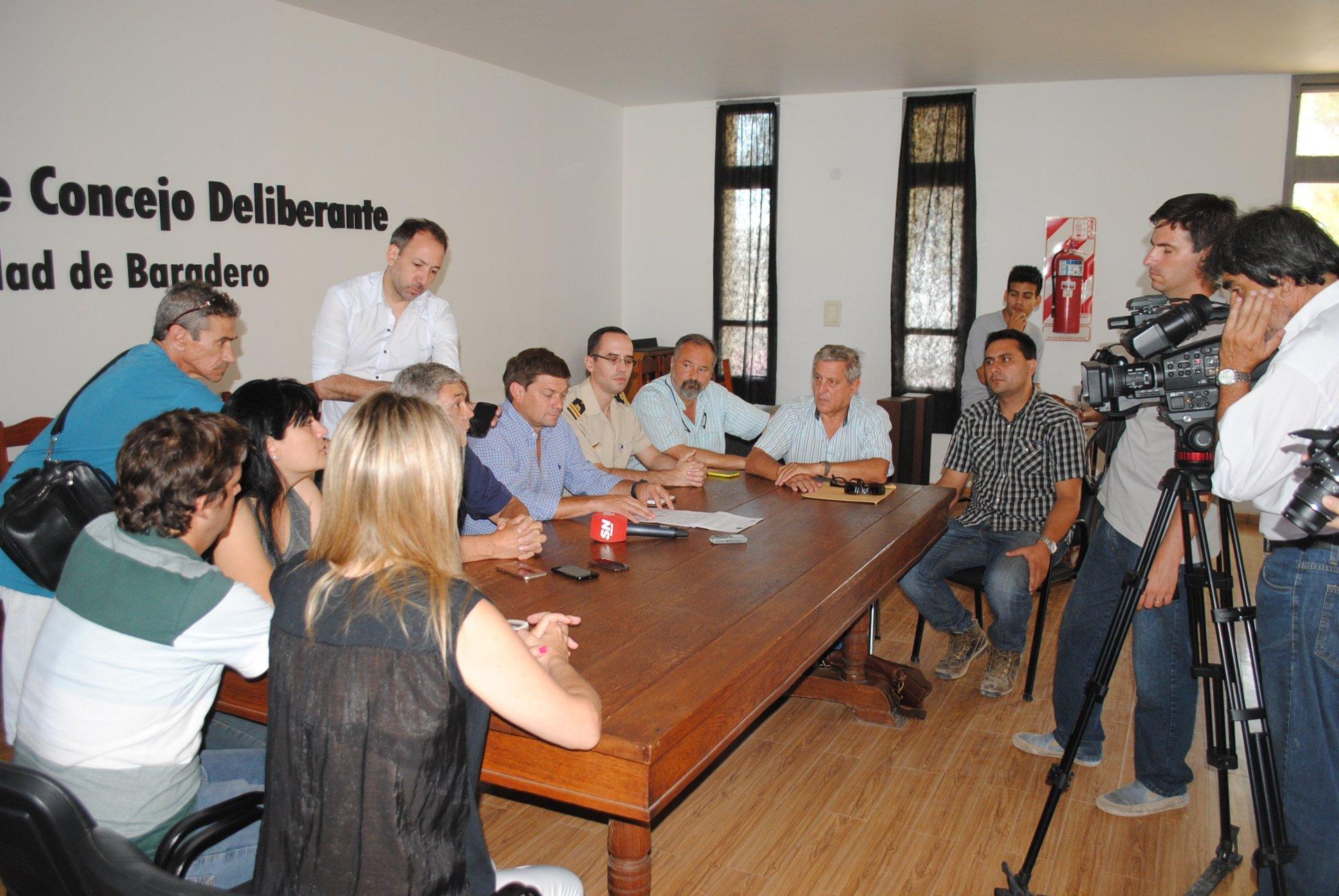 Conferencia de prensa por las inundaciones