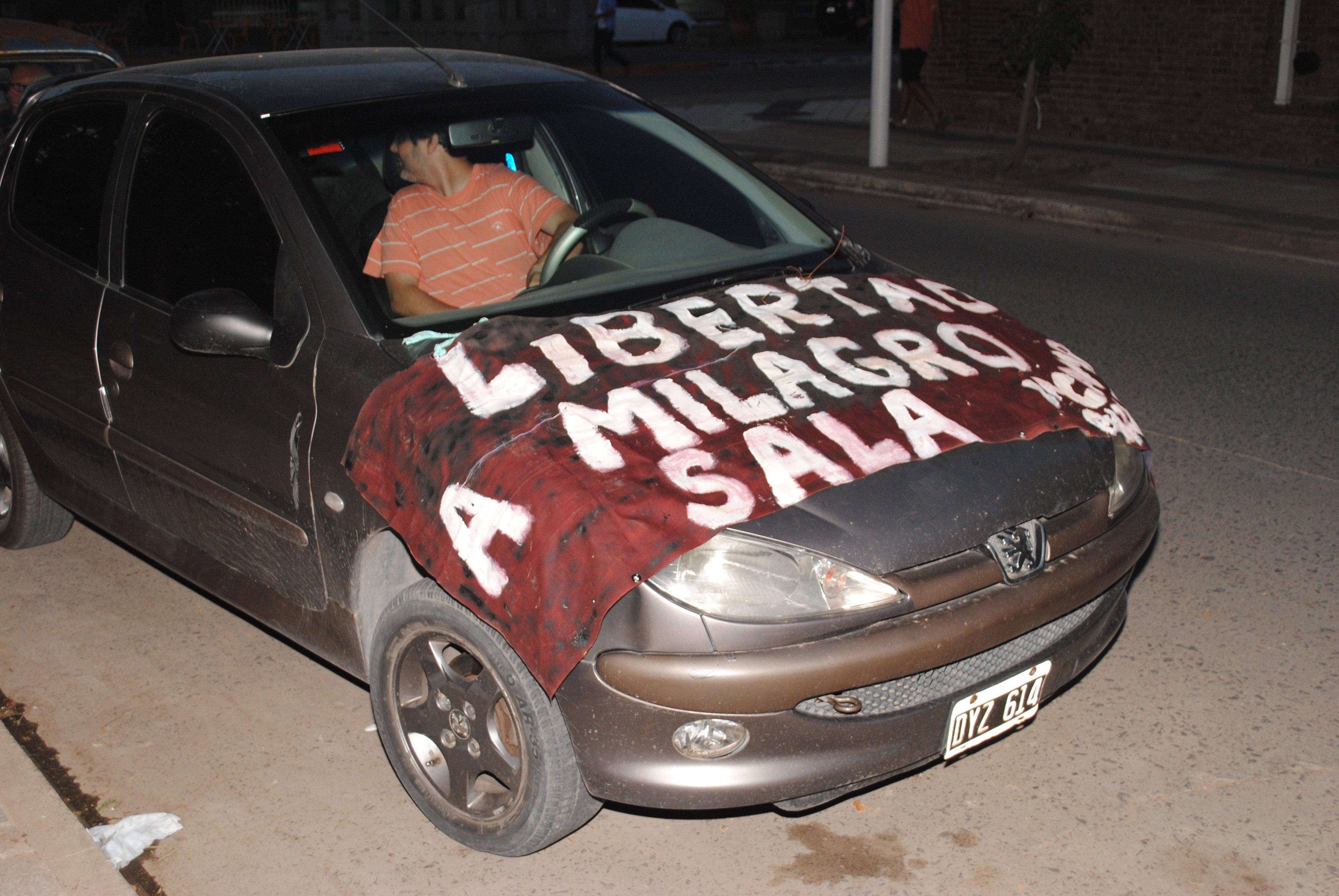 La Campora realizó una caravana por la liberación de Milagro Sala