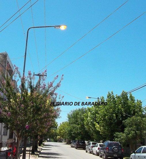 Reiterada situación: luces encendidas en pleno día
