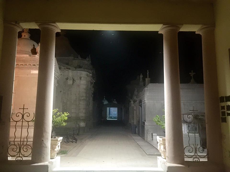 Broma o amenaza para el encargado del cementerio