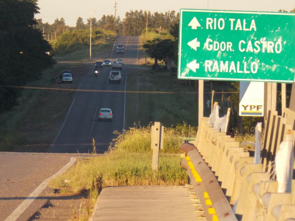 Se robaron una moto, los persiguieron y lograron detenerlos