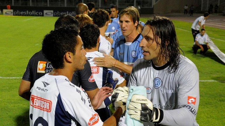 Quieren implementar el tercer tiempo en el fútbol argentino para erradicar la violencia