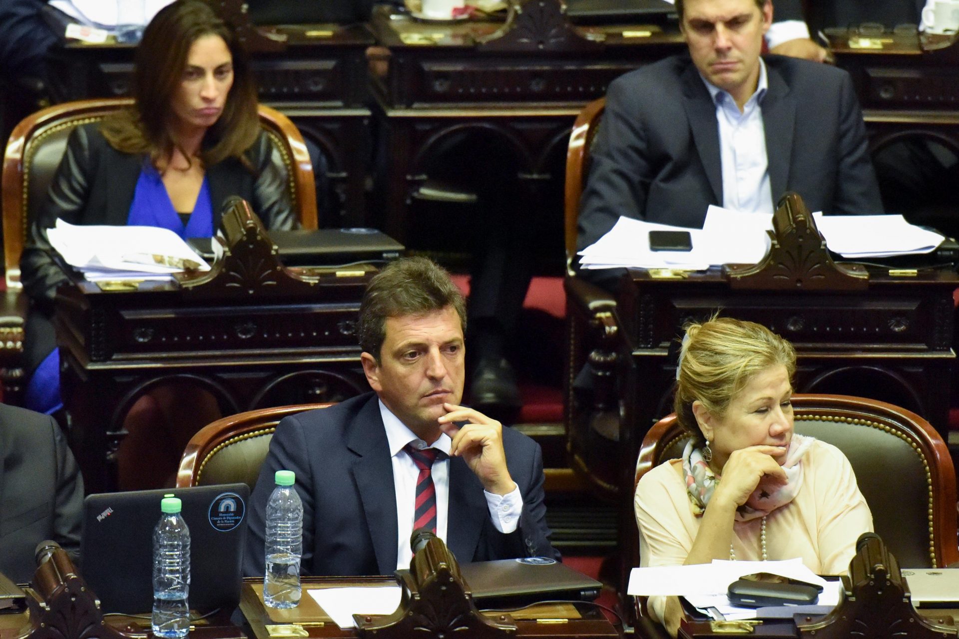 La Provincia se suma a la ola de los despidos masivos en empresas privadas