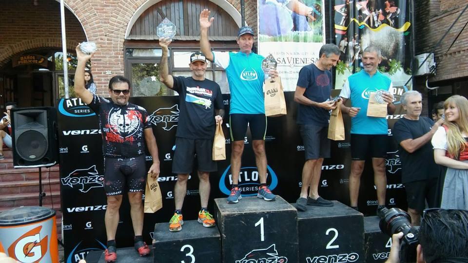 Ricardo Hebeisen en lo más alto del podio