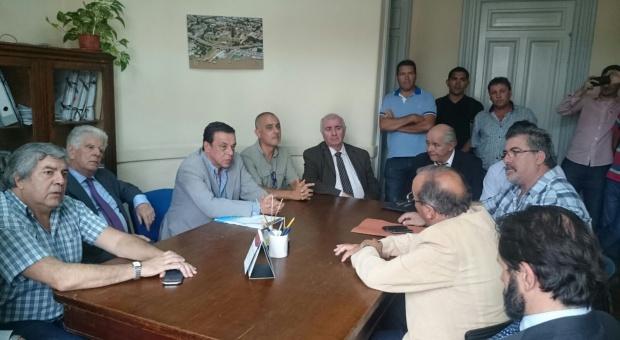 Conflicto en Atucha II: Ratifican los 600 despidos y amenazan con agudizar las medidas de fuerza